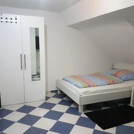 Apartamento Ruhige Gemuetliche In Daxlanden Fuer Monteure, Pendler, Geschaefsreisen, Wochenendreisen Karlsruhe